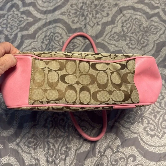 **SOLD ON MERCARI**RARE Coach Pink Daisy Applique Tote Bag - Picture 7 of 11